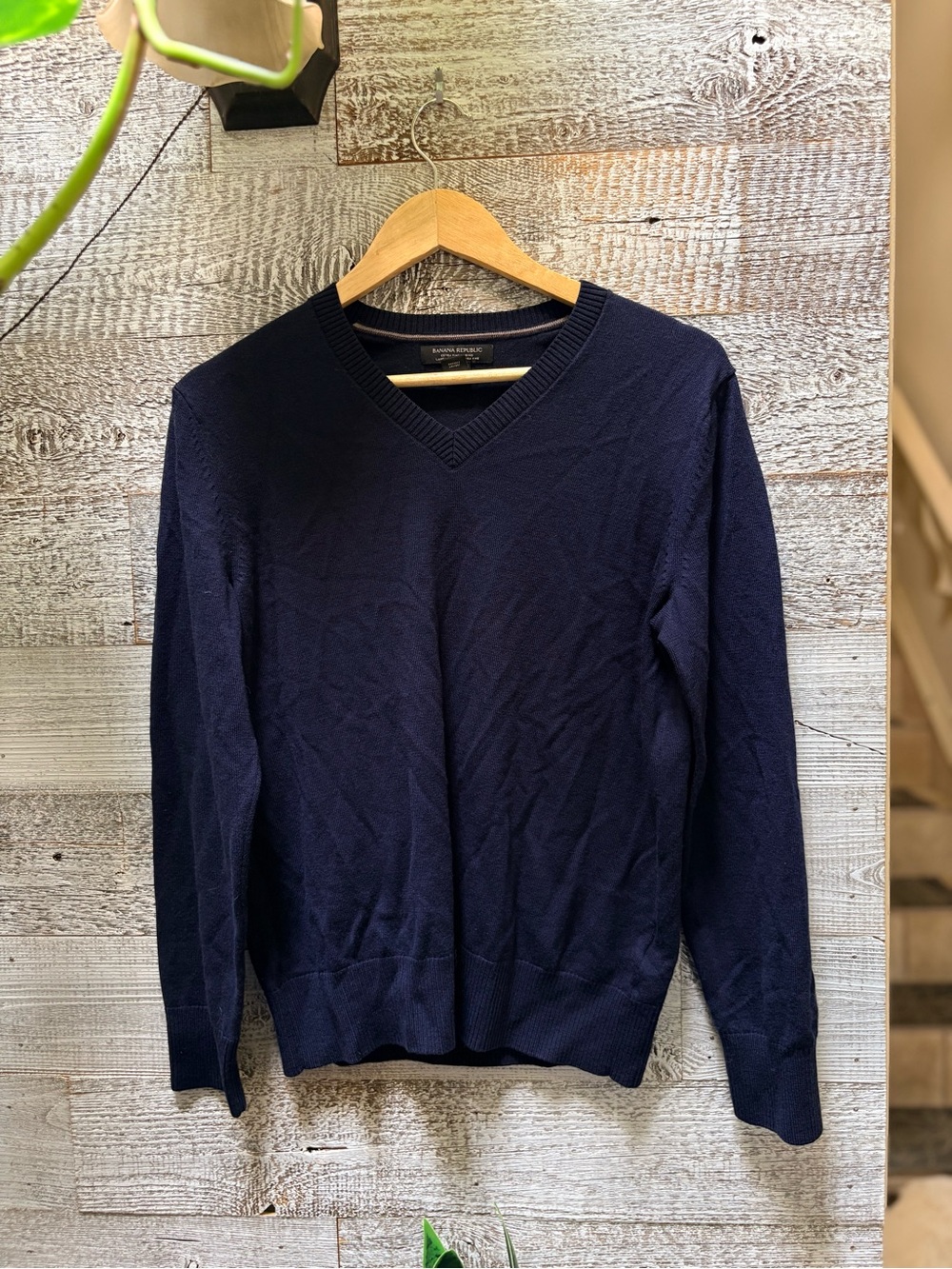 Banana Republic | FLAW Fine Merino Wool V-Neck Pullover Sweater - Men's M, Navy